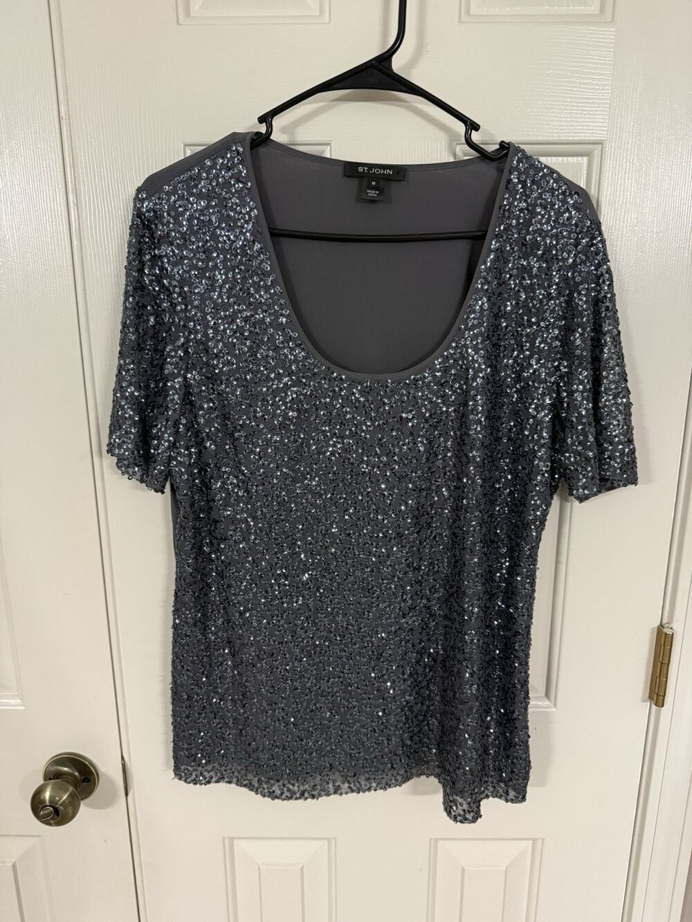 St. John Sequin Silk Blend Top Womens 10 Gray Short Sleeve Scoop Neck